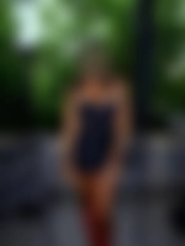 Elodie, 28 y/o, Vancouver