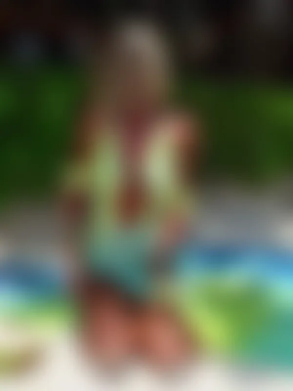 Rachel, 33 y/o, Toronto
