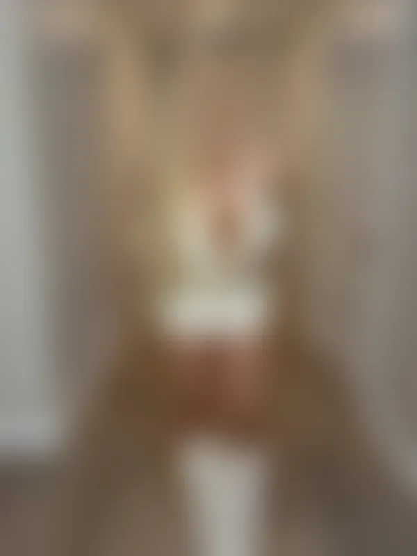 Roxanne, 39 y/o, Toronto